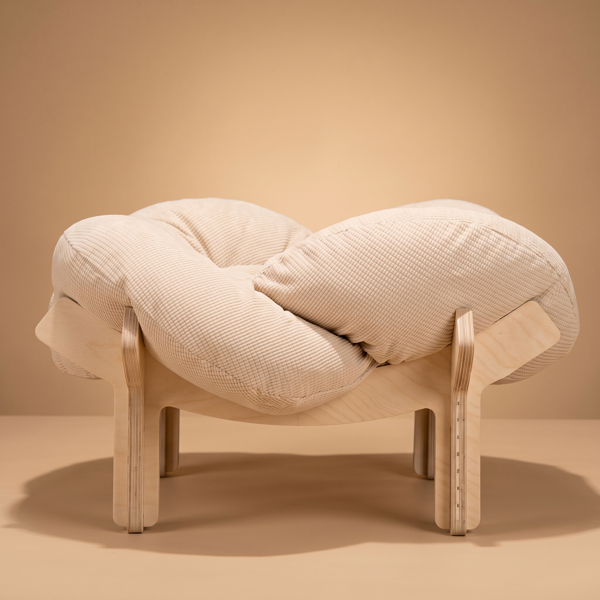 Nid de chat en bois massif, coussin en place