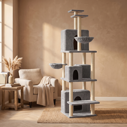 Arbre à chat 180 cm installé dans un salon